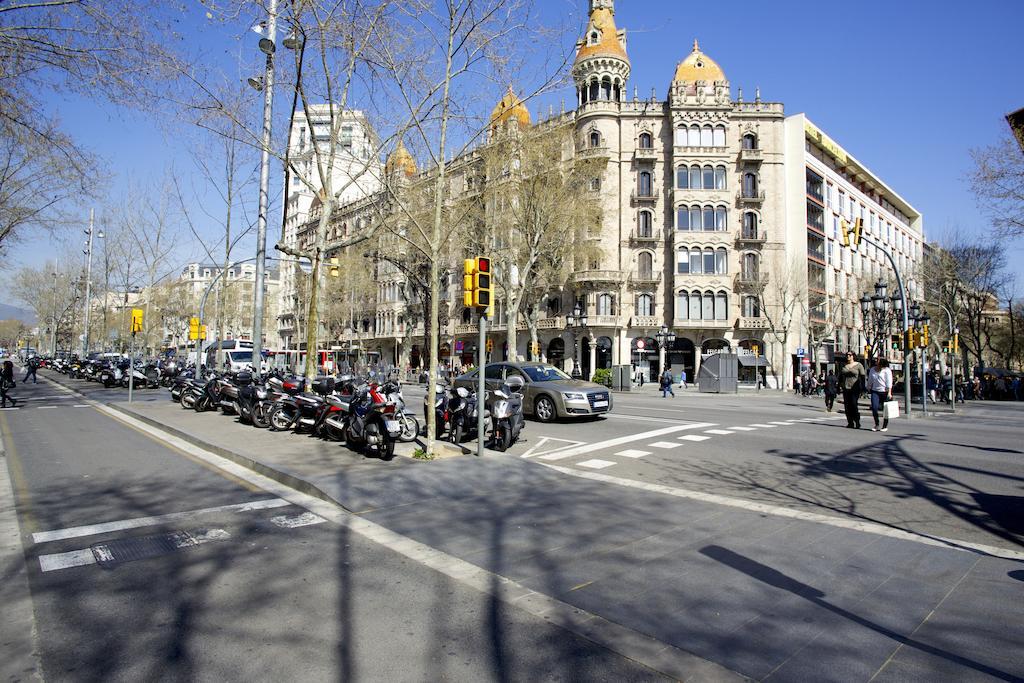 Letsgo Paseo De Gracia Apartment Barcelona Bagian luar foto